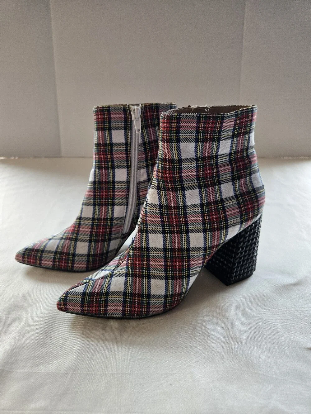 Betsey Johnson Women's Kassie Plaid Block Heel Ankle Bootie Size 5